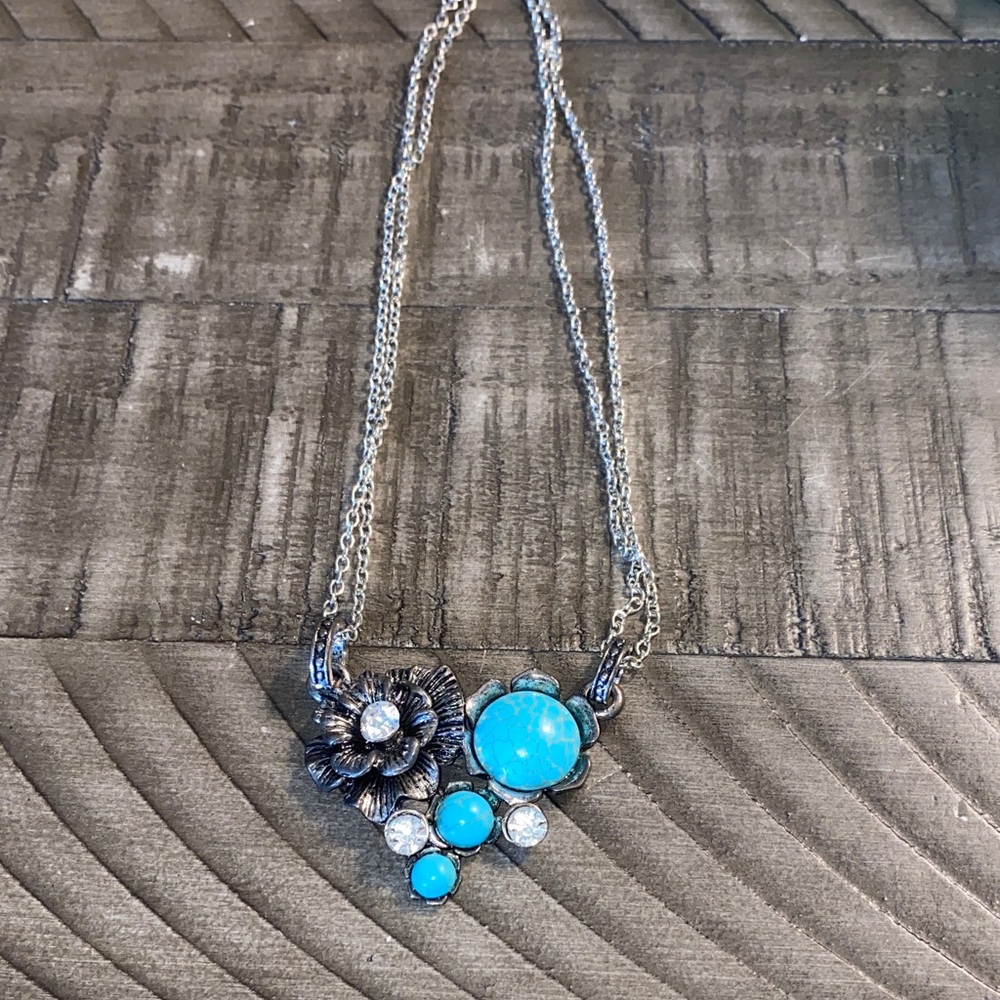Silver and Blue Floral Pendant Necklace